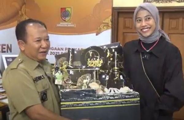 Atlet voli internasionaal Megawati Megatron hangestri Pertiwi. (Foto: iNews)