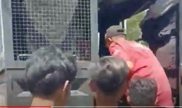 Sebanyak 9 pemuda ditangkap buntut aksi viral merusak loneng jembatan di Desa Babad, Demak. (Foto: iNews)