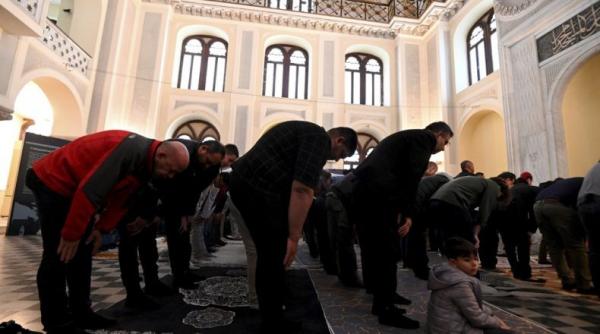 Momen Shalat Idul Fitri Pertama di Masjid yang Dibangun Mualaf Yahudi di Yunani
