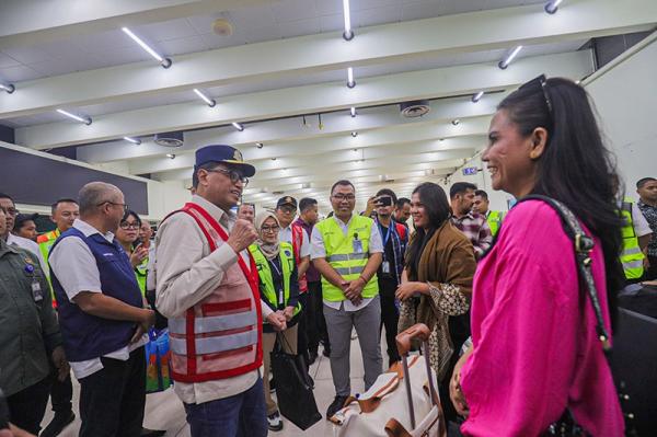 Menhub Budi Karya Cek Kesiapan Bandara Soetta saat Arus Balik Lebaran 2024