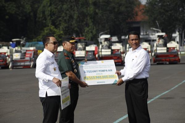 Apel Siaga Alsintan Di Jatim, Mentan Tekankan Pompanisasi Solusi Cepat ...