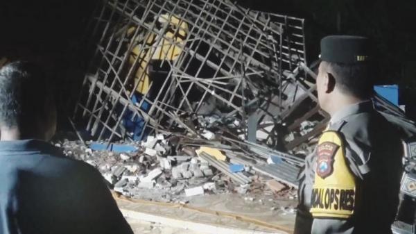 Ledakan Petasan Robohkan 1 Rumah di Bangkalan, 1 Orang Tewas 2 Luka Bakar Kritis