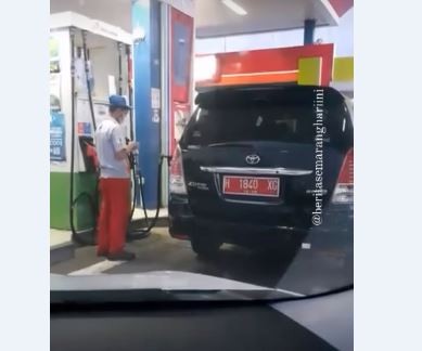 Viral Mobil Dinas Innova Isi Pertalite di SPBU Srondol, Ini Kata Sekda Semarang