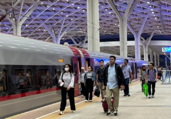 Kereta Cepat Whoosh Angkut 85.000 Penumpang pada Libur Idul Adha