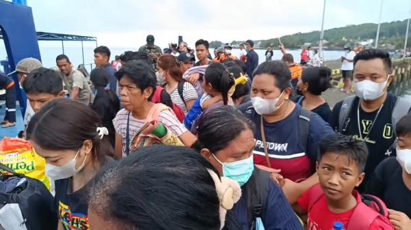 Update Dampak Erupsi Gunung Ruang, Ratusan Pengungsi Naiki Kapal Bea Cukai di Tagulandang