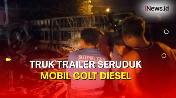 Truk Trailer Seruduk Mobil Colt Diesel di Semarang hingga Tercebur ke Sungai<