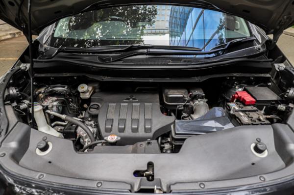 Mesin 1.5 liter MIVEC yang mampu menghasilkan tenaga hingga 105 PS dan torsi maksimum 141 Nm. (Foto: iNews Media Group/Aldhi Chandra Setiawan)