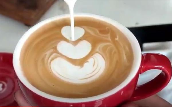 Kopi racikan mantan barista yang jadi marbot masjid di Kota Sukabumi. (Foto: iNews)