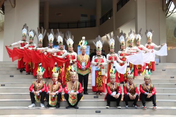 Perwakilan Provinsi Kalimantan Tengah pada gelaran Peringatan Hari Kesatuan Gerak (HKG) PKK Ke-52. (Foto: dok Pemprov Kalteng)