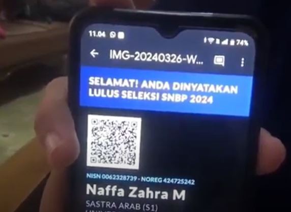 Naffa Zahra (18) anak yatim diterima di USU lewat jalur SNBP. Namun, dia terpaksa urung kuliah karena terbentur UKT. (Foto: iNews)