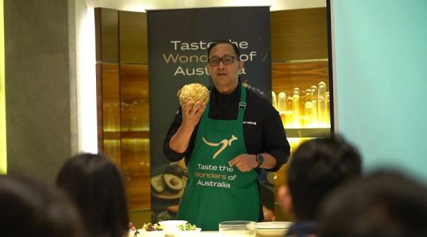 Chef Degan saat mengenalkan celeriac asal Australia. (Foto: dok iNews Media Group/Taufik Almizan)