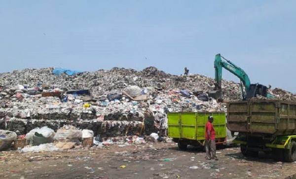Warga Resah Bau Busuk TPA Cipeucang Tercium hingga BSD