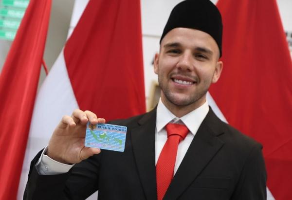 Calvin Verdonk sudah memiliki KTP Indonesia. Calvin Verdonk sudah memiliki KTP Indonesia. (Foto: PSSI)