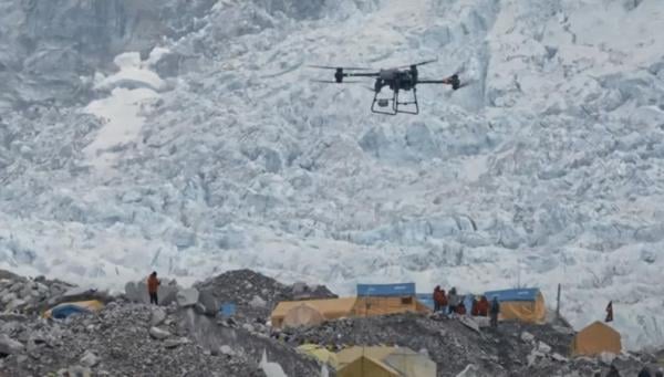 China Sukses Uji Coba Drone Bawa Logistik untuk Pendaki Everest di Ketinggian 6.000 Mdpl