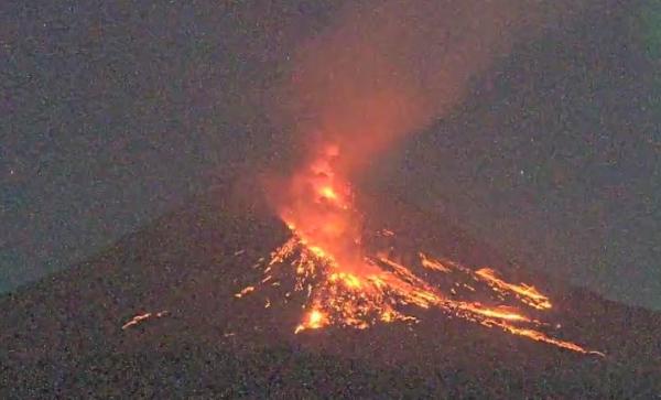 Gunung Merapi Erupsi Lagi Pagi Ini Luncurkan Awan Panas Km Kali