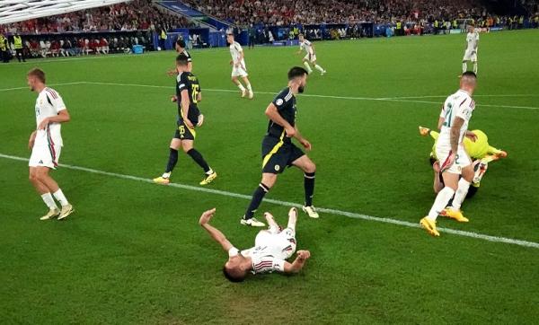 Barnabas Varga Kondisi terkini striker Hungaria Barnabas Varga usai insiden horor vs Skotlandia menjadi pertanyaan Football Lovers. (Foto: REUTERS)