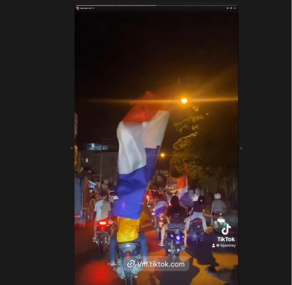 Reijnders mengunggah suasana konvoi fans Belanda di Ambon di Instagram dan TikTok pribadinya, dilihat Kamis (4/7/2024). Dia mengucapkan terima kasih dalam bahasa Indonesia.