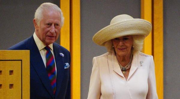 Raja Charles dan Ratu Camilla Tiba-Tiba Dibawa Pengawal Keluar Lokasi Kunjungan, Ada Apa?