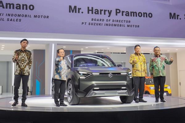 Jajaran direksi PT Suzuki Indomobil Sales (SIS) di GIIAS 2024. (Foto: iNews Media Group/Aldhi Chandra Setiawan)