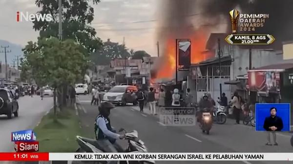 Mobil Pikap Pencuri Kerbau Hangus Dibakar Massa di Pandeglang