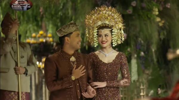 Cantiknya Aaliyah di resepsi pernikahan