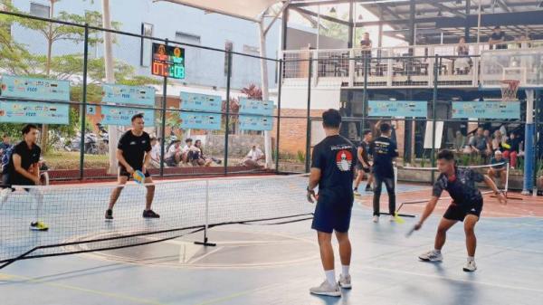 Turnamen pickleball Senat Akademik UI Cup digelar Turnamen pickleball Senat Akademik UI Cup digelar di lapangan pickleball Fakultas Psikologi dan Fakultas Hukum UI, 26 - 28 Juli 2024. (Foto: UI)