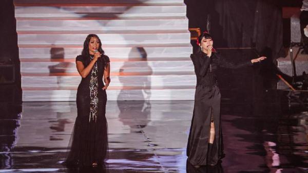 Anggun duet dengan Isyana Sarasvati