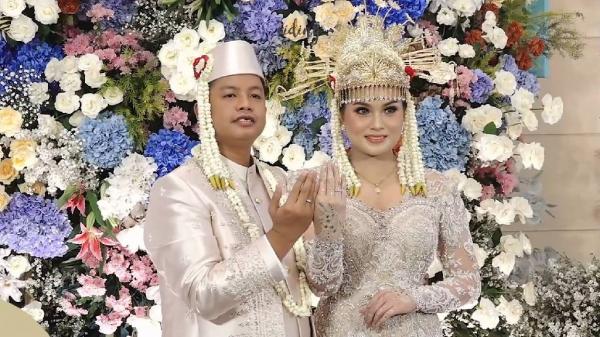 5 Potret Pernikahan Dustin Tiffani dan Ditha Rizky Amalia, Maskawin Rp2.872.024 Jadi Sorotan!