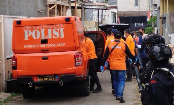 Tersangka Teroris di Batu Sempat Buang Bahan Peledak atas Saran Keluarga
