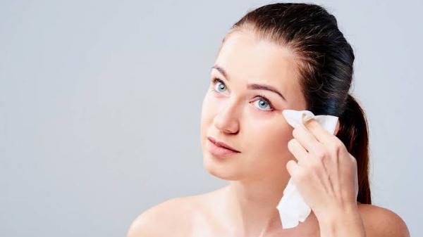 Cuci muka pakai tisu basah