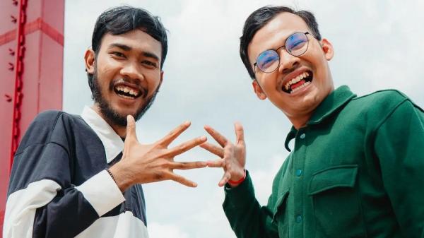 Humor Sehari-hari, Kehilangan Sandal di Masjid dalam Reels Selontok Fish Official