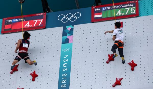 Kiprah atlet panjat tebing Veddriq Leonardo menyabet emas Olimpiade Paris 2024 (Foto: EPA-EFE/CHRISTOPHE PETIT TESSON)
