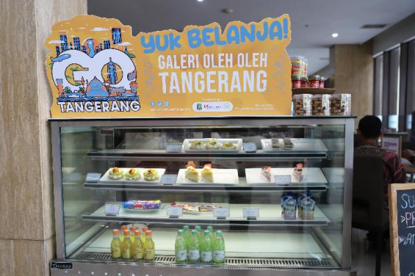 Produk-produk asli UMKM dihadirkan sebagai oleh-oleh khas Kota Tangerang. (Foto: dok Swiss-Bellin)