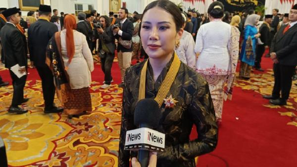 Angela Tanoesoedibjo Terima Bintang Jasa Utama dari Jokowi: Memacu untuk Terus Mengabdi