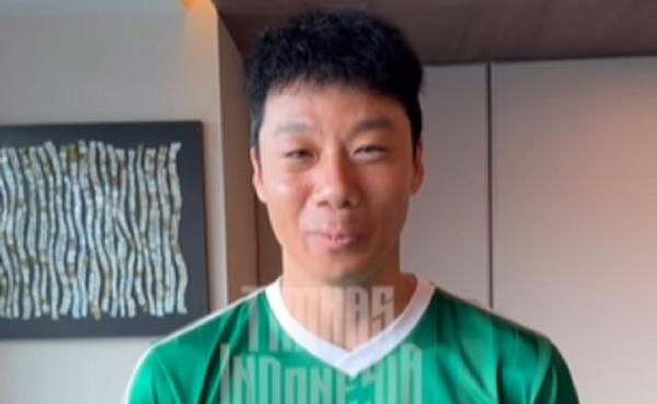 Pelatih Striker Timnas Indonesia Yeom Ki Hun Sapa Fans Garuda Netizen