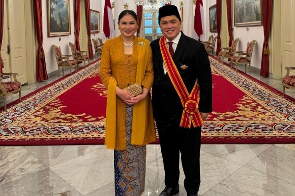 Jokowi Beri Tanda Kehormatan untuk 64 Tokoh, Termasuk Menteri BUMN Erick Thohir