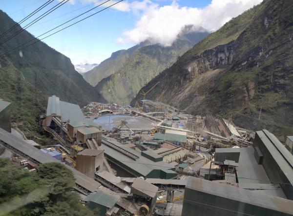 Proses pengolahan bahan tambang di kawasan Garsberg menjadi konsentrat oleh PTFI. (Foto: iNews.id/Zen Teguh)