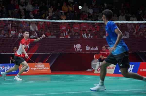 Tunggal putra PB Djarum, Richie Duta Richardo, memastikan kemenangan 3-0 atas PB Mutiara Cardinal pada laga final Polytron Superliga U-19 putra di GOR Djarum, Magelang, Jawa Tengah, Minggu (18/8/2024). (Foto: Superliga)