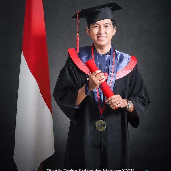 Iqbal diwisuda Momen Iqbal diwisuda