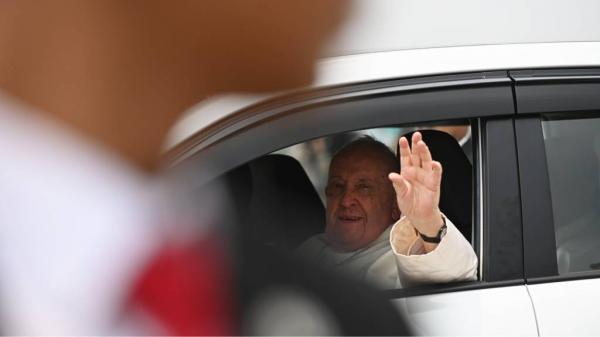 Jam Tangan Paus Fransiskus Bikin Netizen Kepo, Pakai Apa? 