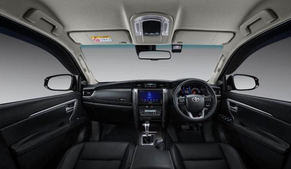 Interior Fortuner