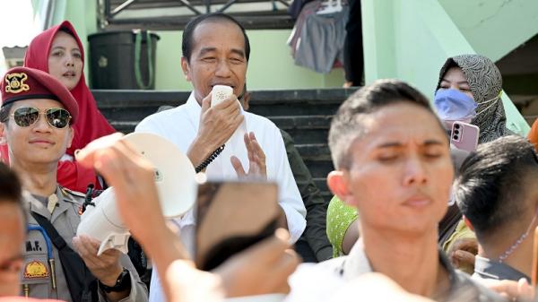 Jokowi Datangi Pasar Soponyono Surabaya, Pamitan hingga Minta Maaf ke Warga