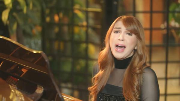 Puput Novel cover lagu Lady Gaga berjudul I`ll Never Love Again