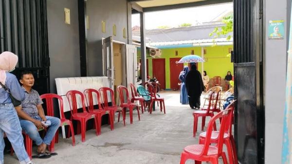 Rumah duka bocah tewas dilakban di lebak Suasana rumah duka bocah perempuan yang ditemukan tewas dengan wajah ditutup lakban di Pantai Muhara, Kecamatan Cihara, Kabupaten Lebak, Provinsi Banten. (Foto: iNews/Iskandara Nasution)