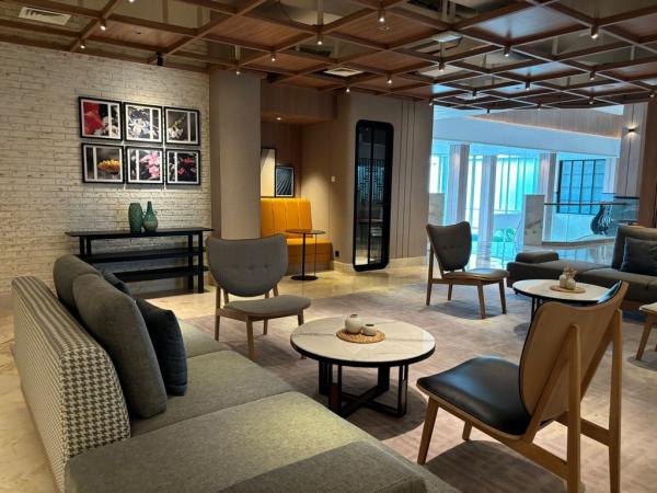 Sheraton Jakarta Lobi