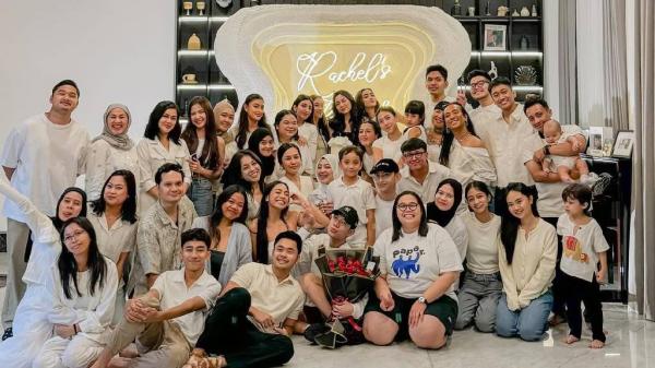 Sahabat Rachel Vennya Sahabat Rachel Vennya hadir merayakan ulang tahun. (Foto: Instagram)