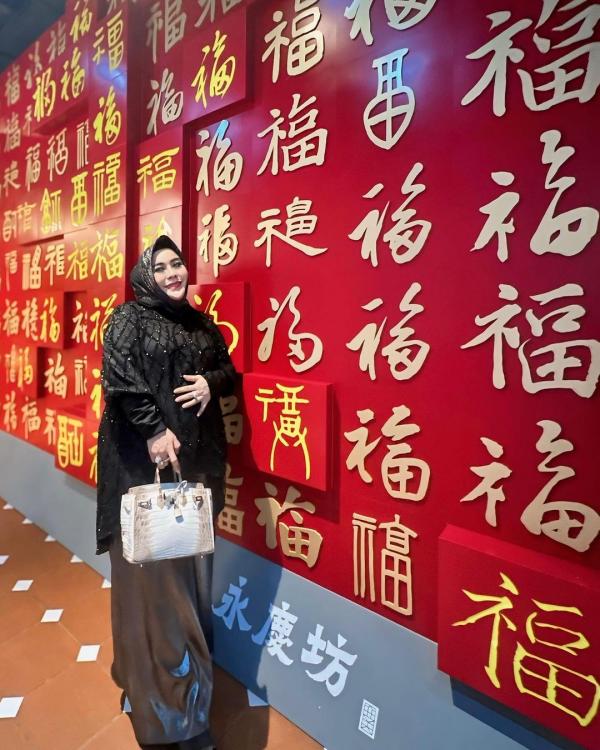 Heni Sagara di China Heni Sagara di China. (Foto: Instagram)