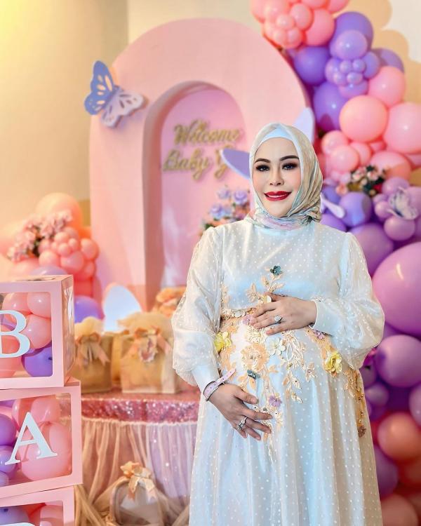 Heni Sagara jelang melahirkan Heni Sagara jelang melahirkan tetap cantik paripurna. (Foto: Instagram)
