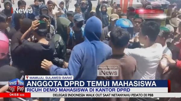Aksi Demo di Kantor DPRD Mamuju Ricuh 