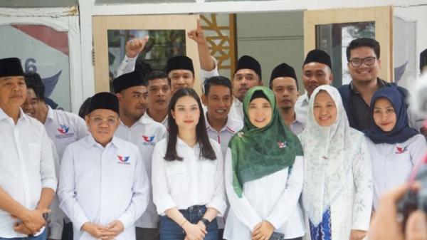 Cagub NTB Sitti Rohmi bersama Ketua Umum Partai Perindo Angela Tanoesoedibjo. (Foto: Ist)